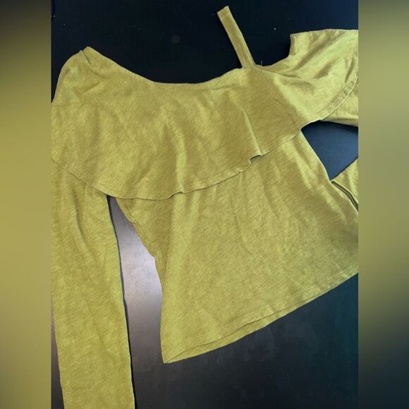 Postmark Anthropologie Olive One Shoulder Ruffle Top Size Medium EUC boho fairy - Picture 2 of 7